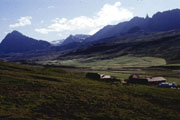 Color photo of Steinsstaðir, small version.