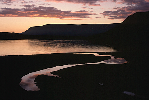 Color photo of Hafravatn, larger version.
