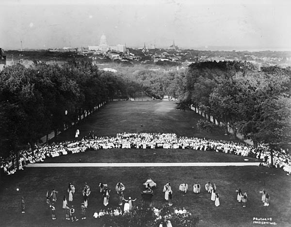 Image of 1915 Summer School Pageant