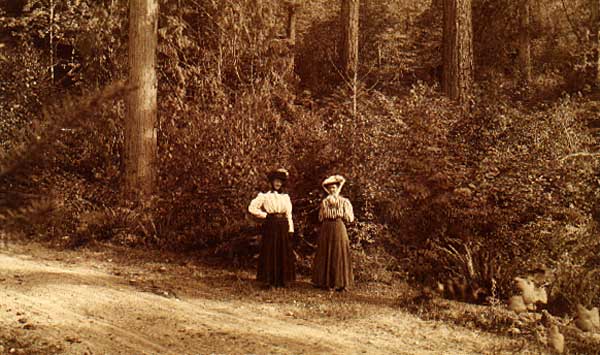 Image of Sue and Grace Sterling