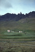 Color photo of Hraun, small version.