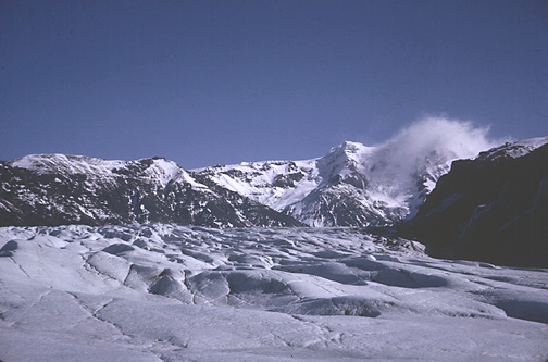 Color photo of Öræfajökull, larger version.