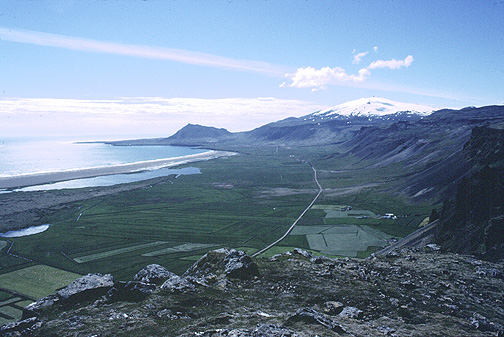 Color photo of Snæfellsjökull, larger version.