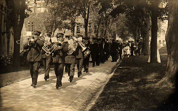 Image of Parade on College Hill